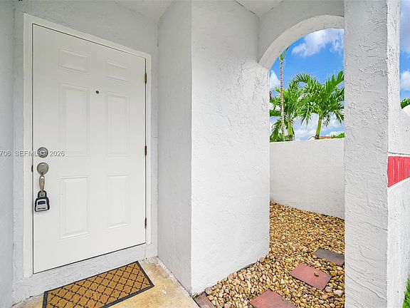 5th image of 2414 San Remo Cir