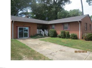96 Adams Dr, Newport News, VA 23601