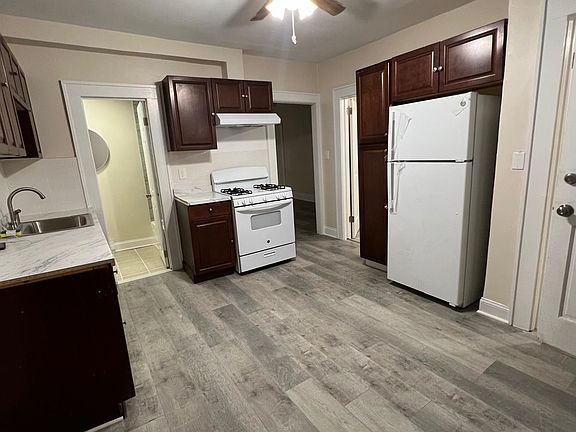 2nd image of 946 Emma St Floor 2
