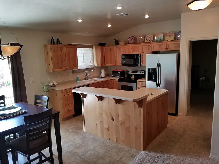 1429 N 2200 W — Photo 2