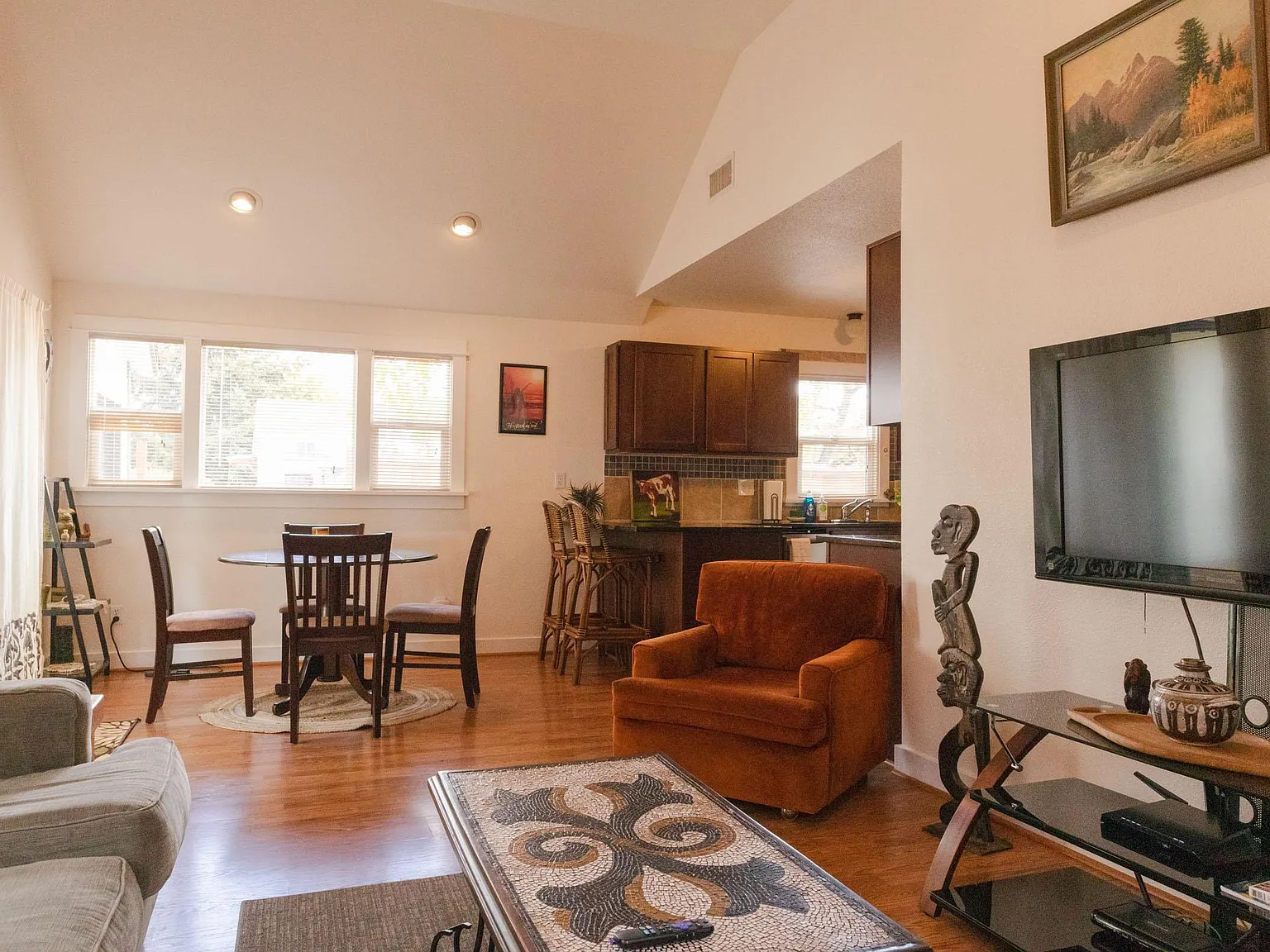 55 Howard Ave — Photo 3