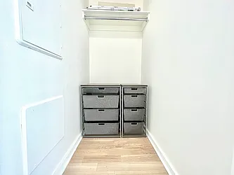 Rented by R New York