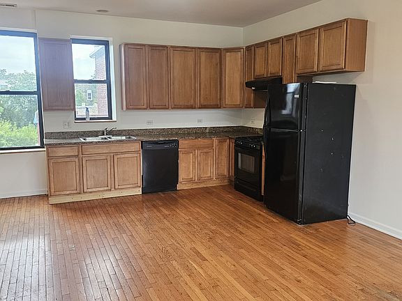 5th image of 2919 W Fillmore St #2