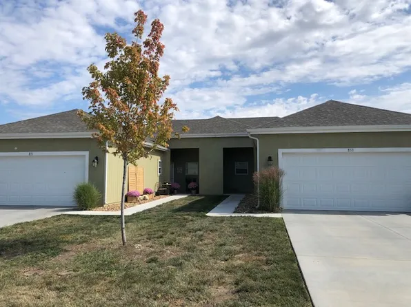 857 S Creekside Dr, Gardner, KS 66030