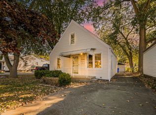22376 Columbus Ave, Warren, MI 48089