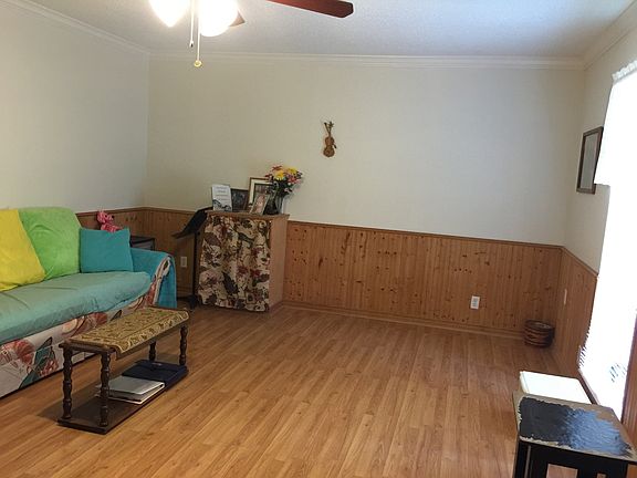2nd image of 438 Greenridge Cir