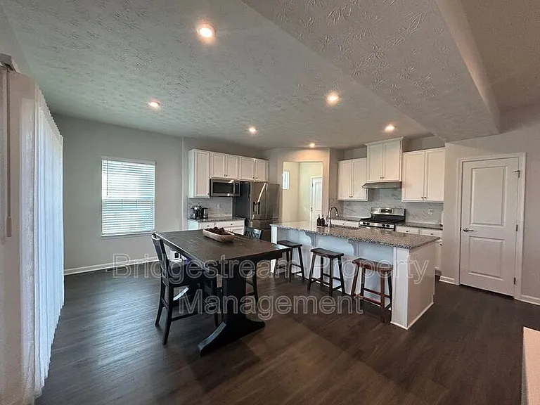 14 Cascade Dr — Photo 7