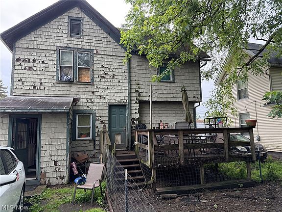 5th image of 815 Amherst Rd NE