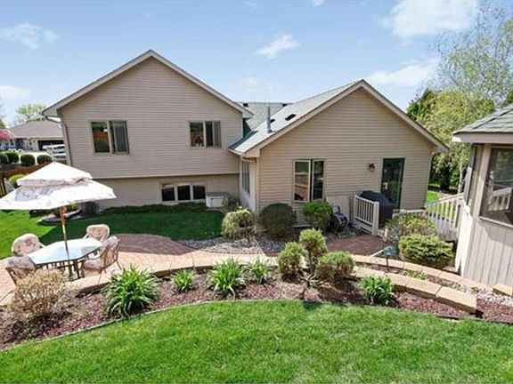 2nd image of 2515 Hackberry Dr