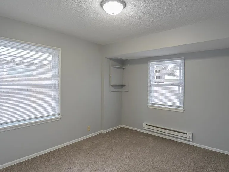 5048 Girard Ave N — Photo 9