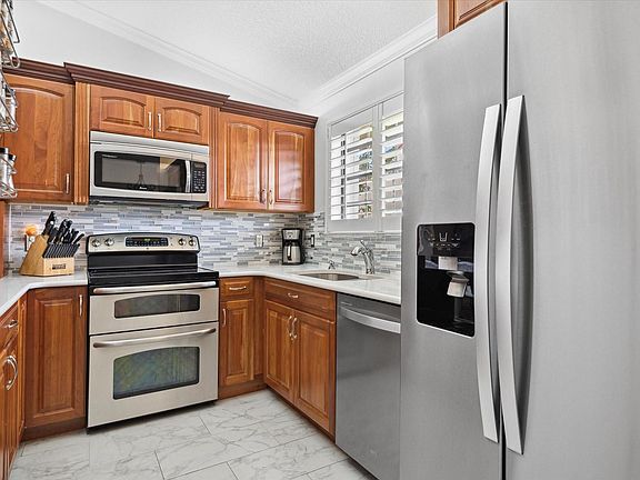 2nd image of 2212 Congressional Way #2212