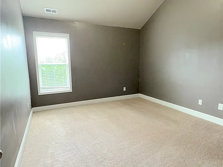 260 Trenton Pl — Photo 14