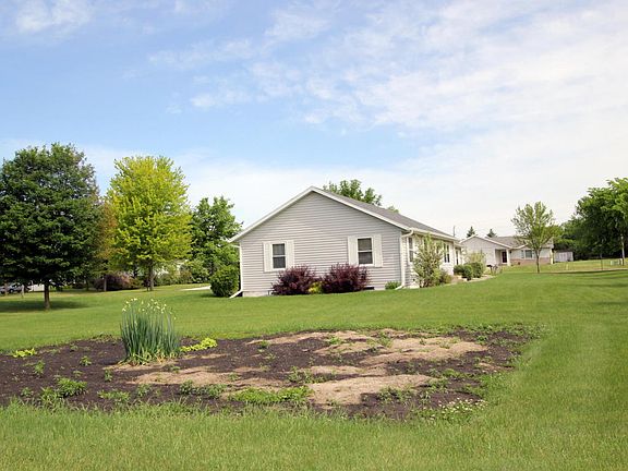 4th image of 205 W Hilltop Dr