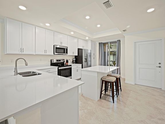 4th image of 6082 National Blvd #113