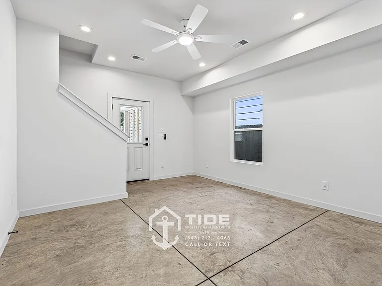 5812 Knight St — Photo 3