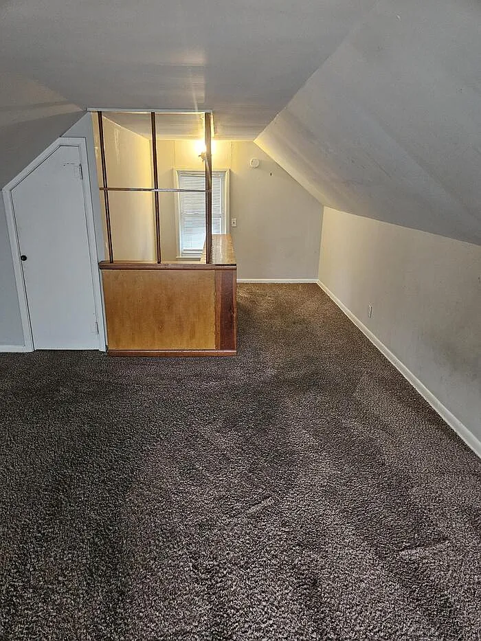 3 bed, 1.0 bath, 800 sqft, $1,350 — Photo 4