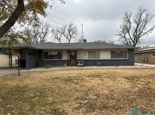 1409 N Country Club Cir, Carlsbad, NM 88220