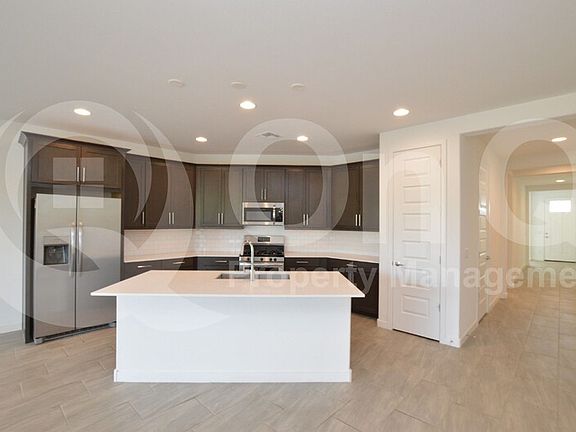 3rd image of 2414 N Morrison Ave