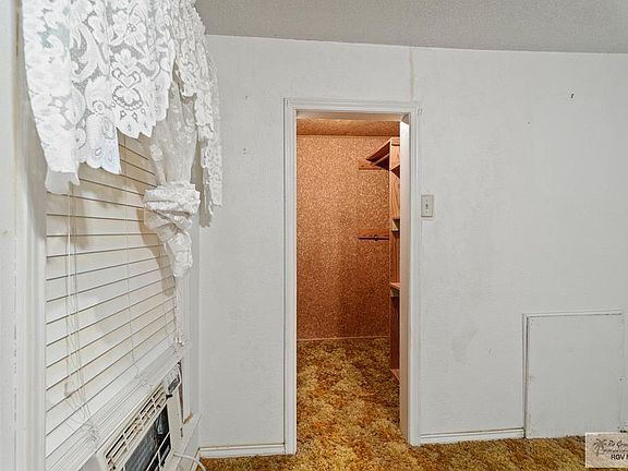 5th image of 610 W Pickens Ave