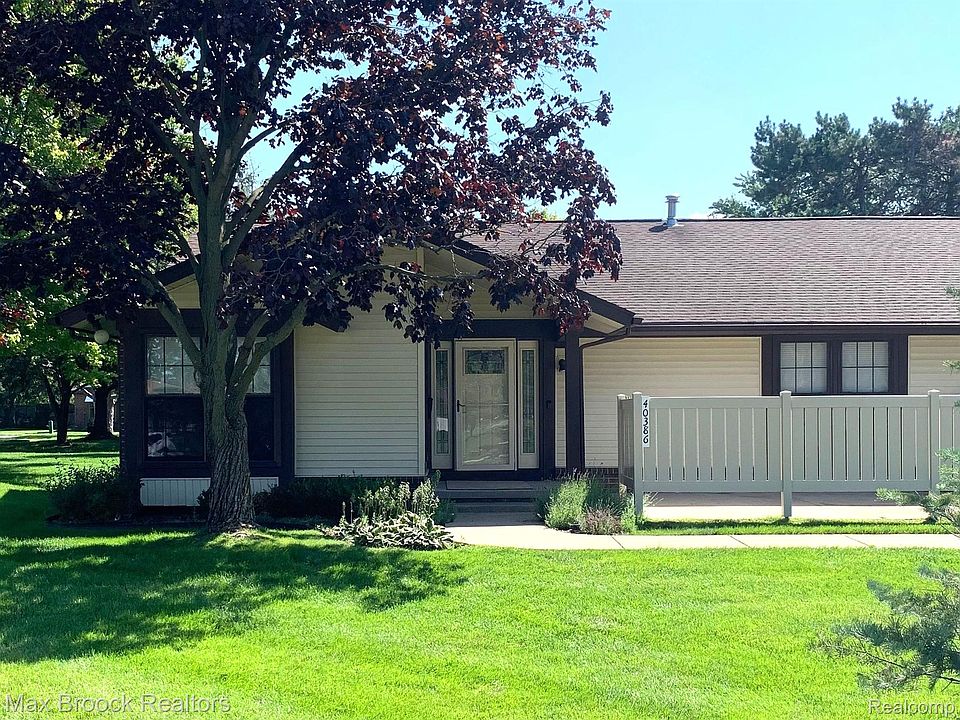 1st image of 40386 Newport Dr