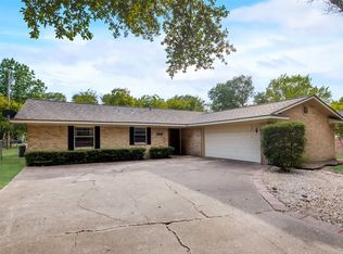 150 Poinsetta Cir, Terrell, TX 75160