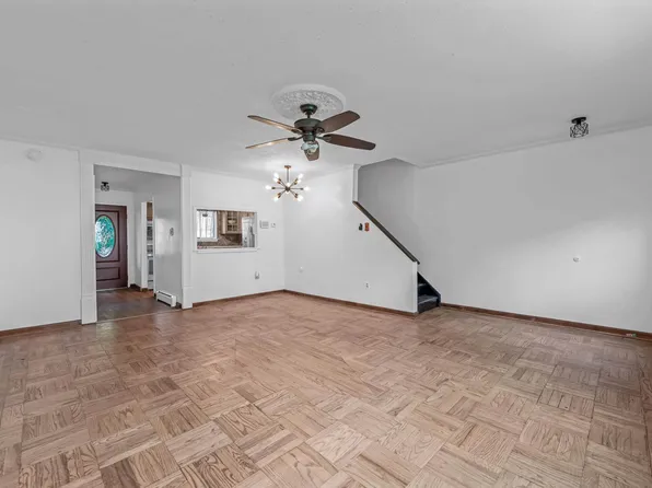 1087 Blake Avenue image 9 of 25