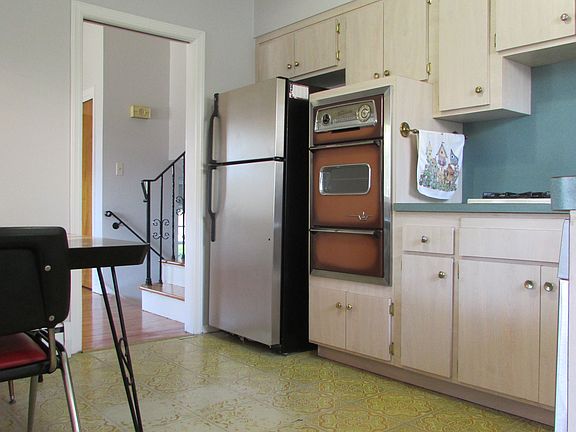 5th image of 124 Dow Ave