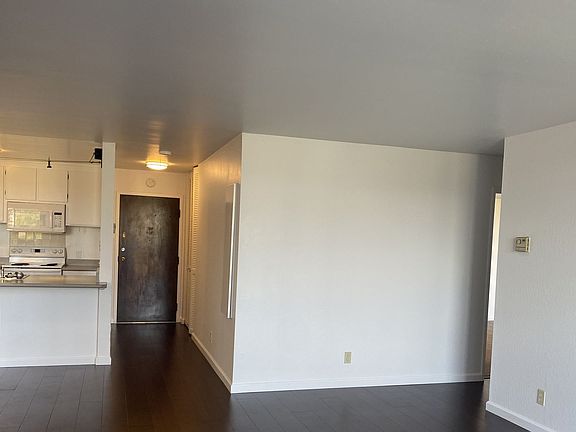 5th image of 2101 Shoreline Dr APT 254
