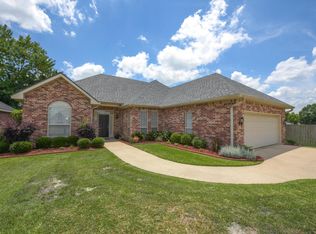 215 Olive Vista Dr, Scott, LA 70583