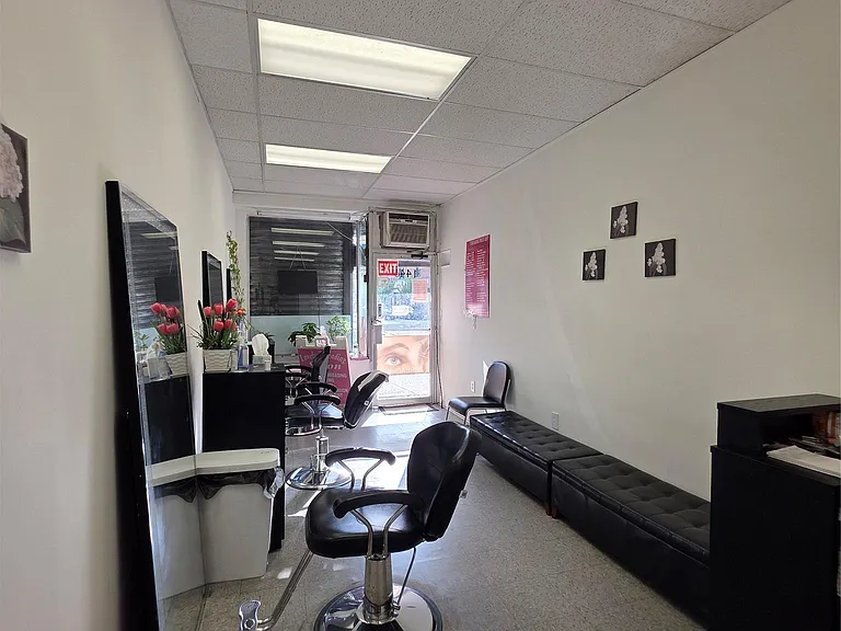 1446 Williamsbridge Rd #2 — Photo 4