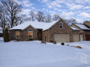 4318 Huntington Ridge Cir, Newburgh, IN 47630