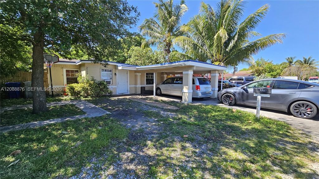 2114 NW 5th St, Pompano Beach