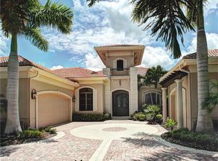 11872 Hedgestone Ct, Naples, FL 34120