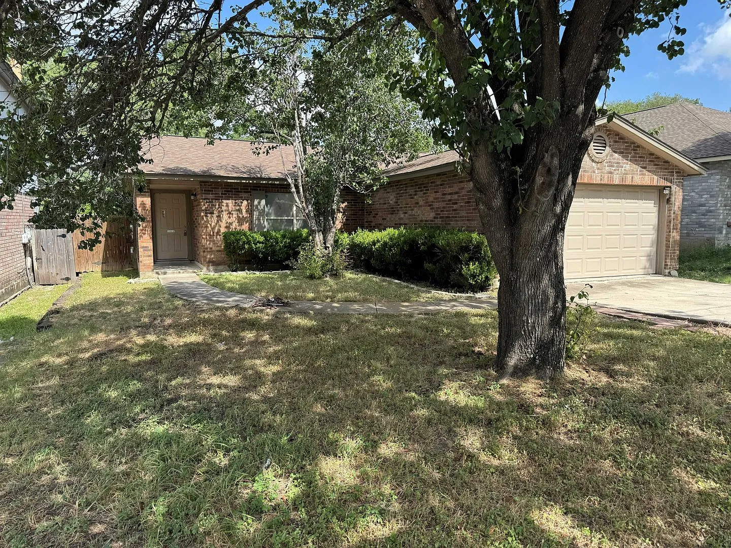 Welcome home to 8251 Sunshine Trail! — Photo 1