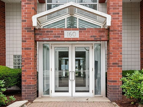 4th image of 160 Burkhall St Unit 404