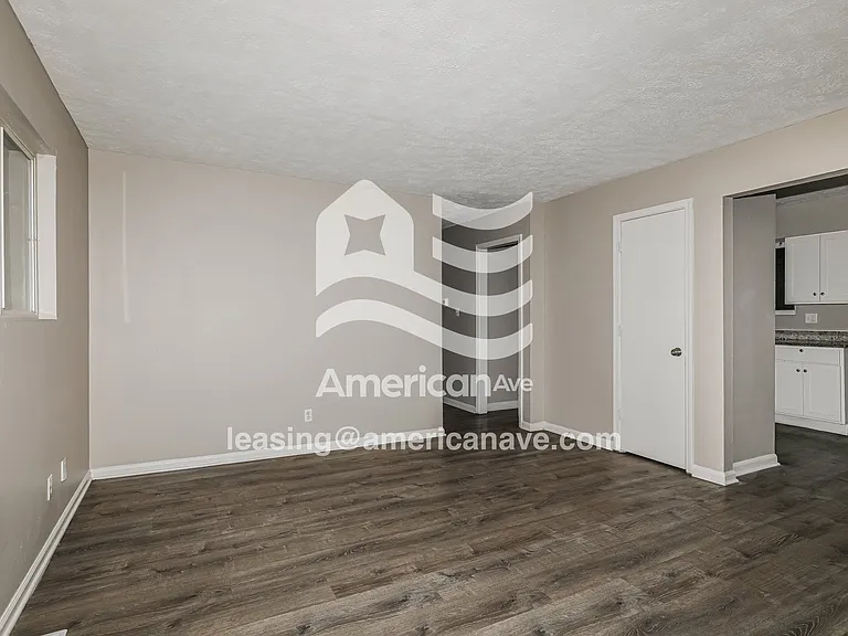 820334_003_living_room_3.jpg
