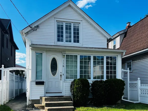 116 Sigsbee Avenue, Albertson, NY 11507