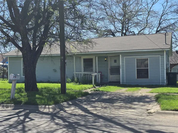 1203 N Anglin St, Cleburne, TX 76031