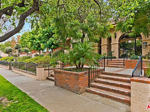2nd image of 1711 Grismer Ave APT 22