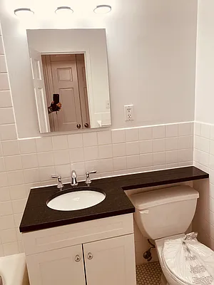 Rented by Metropolis Real Estate of Manhattan | media 14