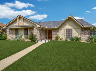 106 Creekside Ln, Coppell, TX 75019