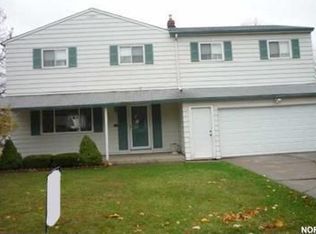 7615 Key West Dr, Parma, OH 44134