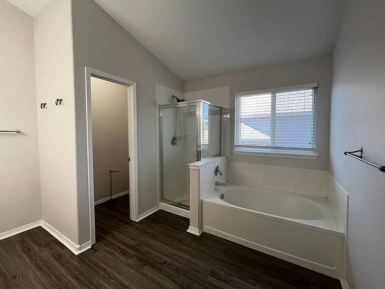 10441 Devonshire St — Photo 19