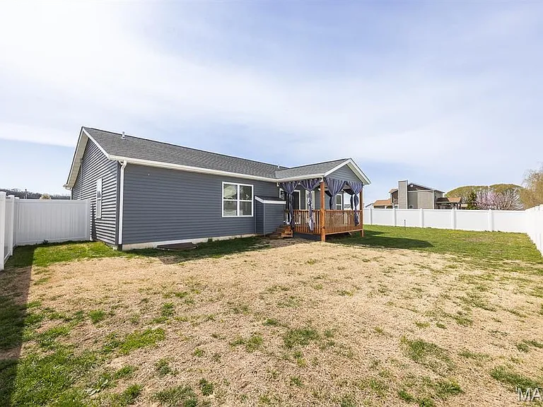 407 Sammy Ln — Photo 44