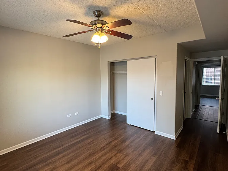 5045 N Northwest Hwy #102 — Photo 2
