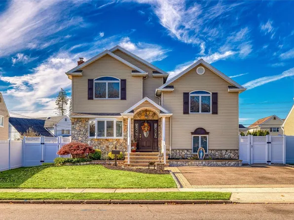 1 Wood Avenue, Massapequa, NY 11758