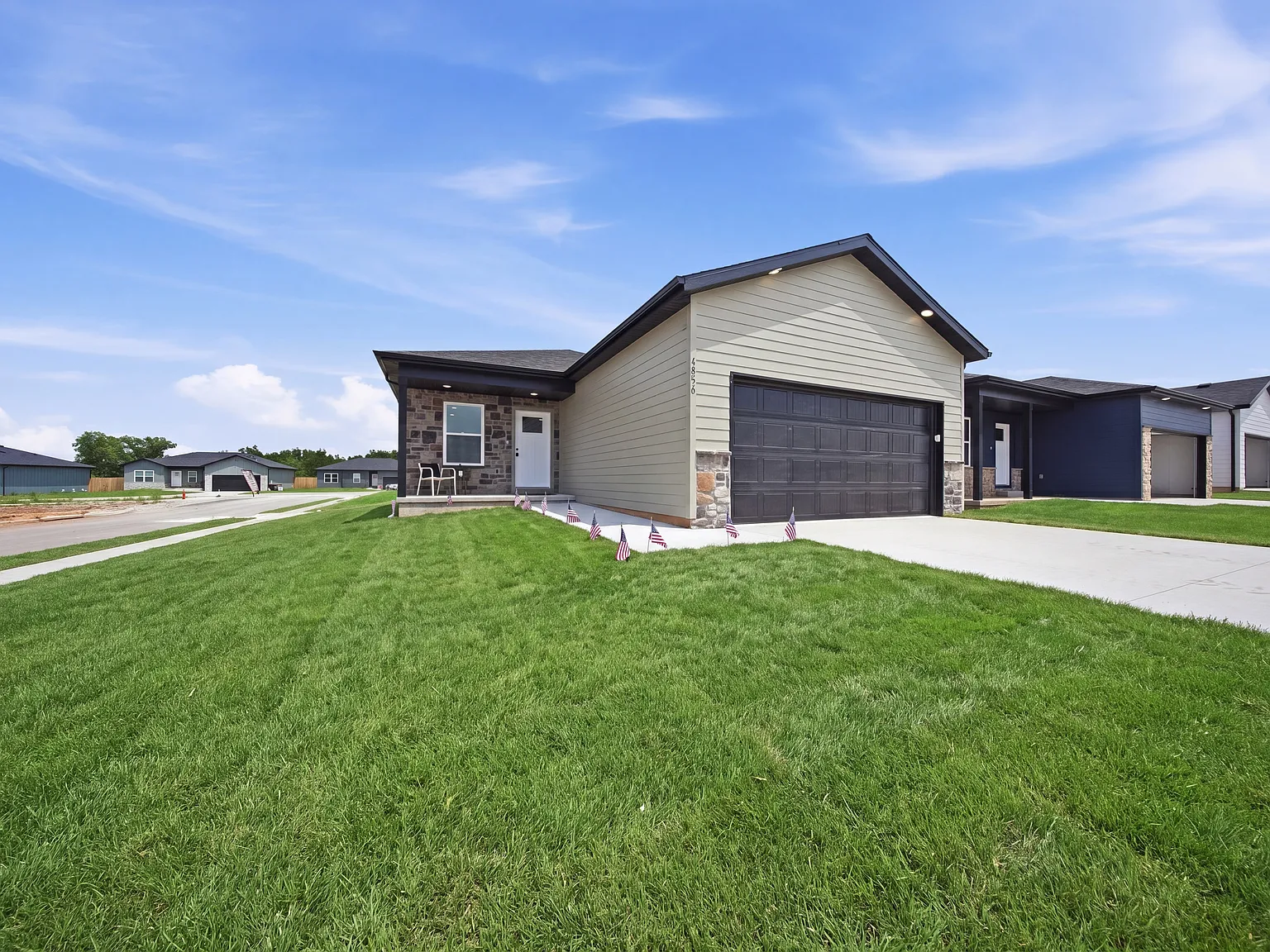 2 bed, 1100 sqft, $1,520 — Photo 3