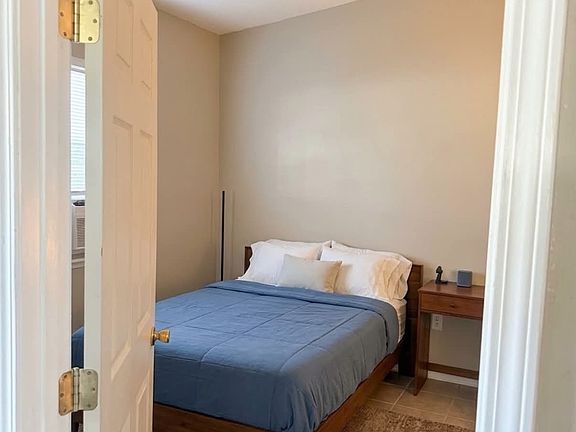 5th image of 2275 Creighton Rd APT B