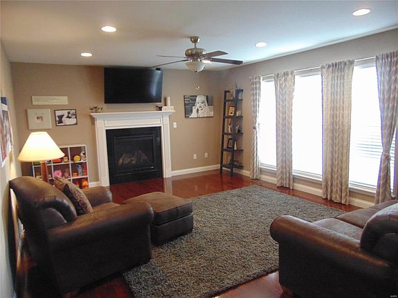 5th image of 58 Oakshire Dr