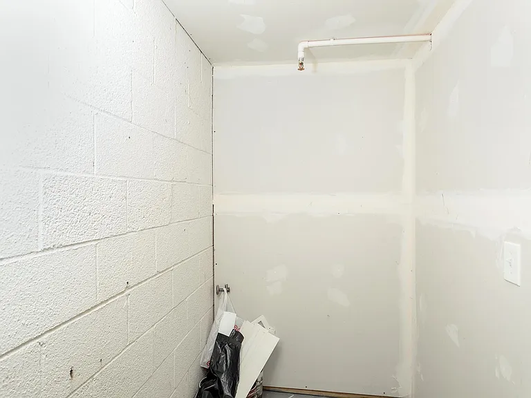 2425 Torquay Ave #204 — Photo 18